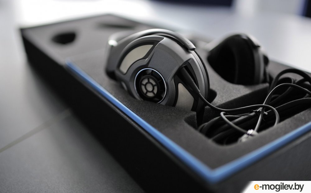 �������� Sennheiser HD 700