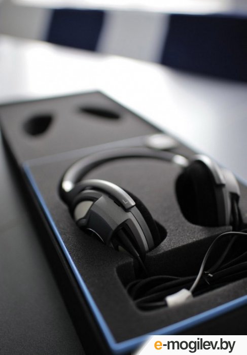 �������� Sennheiser HD 700